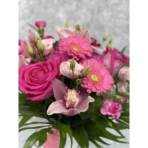 Rózsaszín bokréta virágcsokor